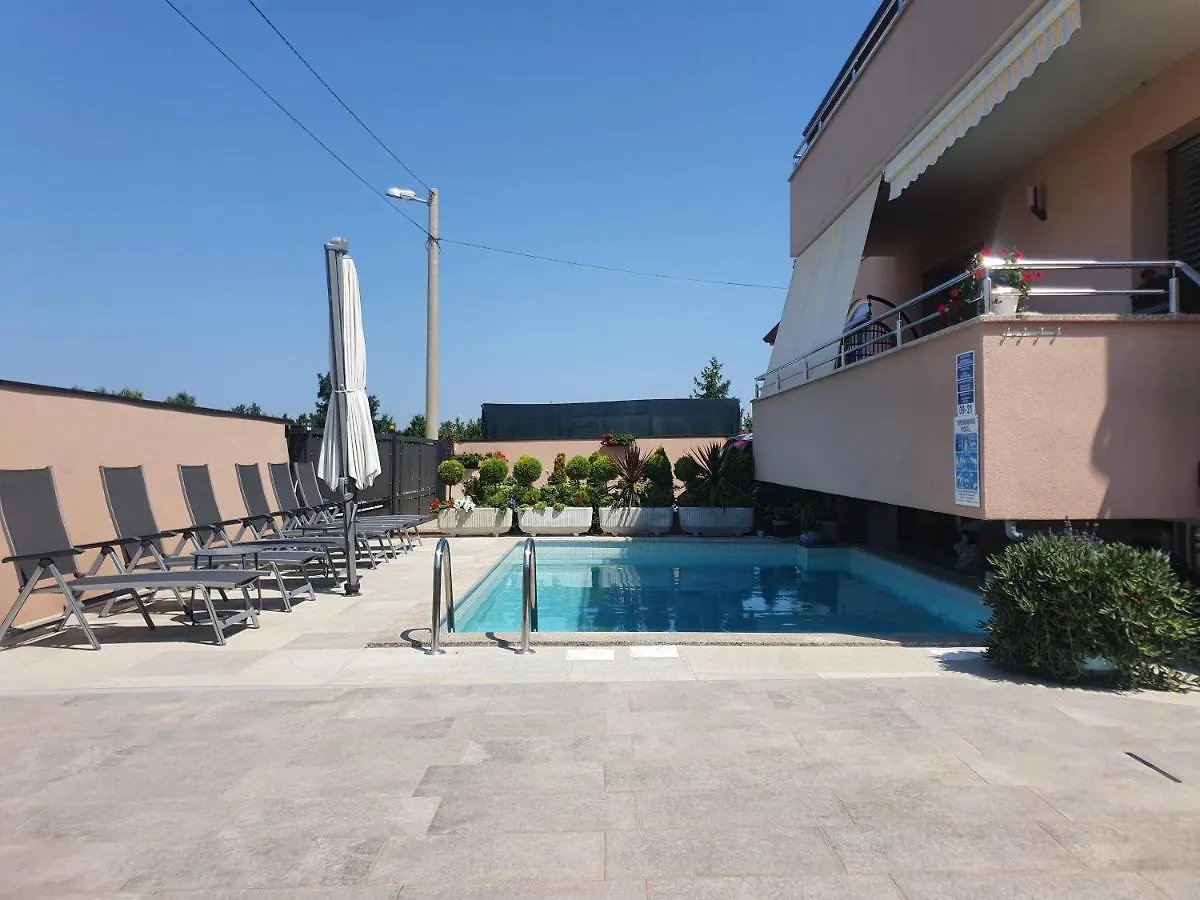 Villa Slavica Porec 0*,