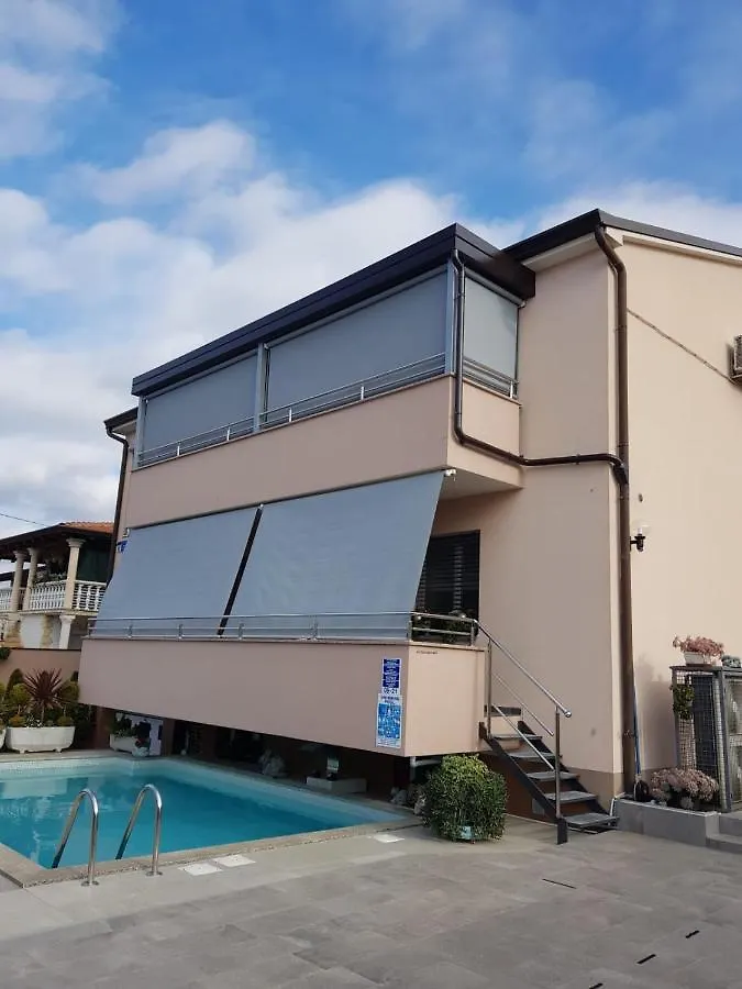 Villa Slavica Porec 0*,